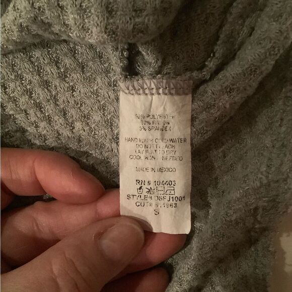 Blu-pepper grey button up and can tie bottom loose fit waffle knit Henley small - Picture 5 of 8